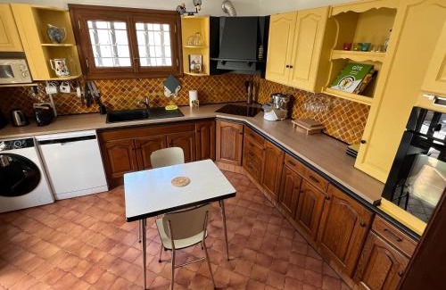 Caumont-sur-Durance Villa | Grande maison provençale cozy