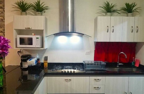 Cancun House | Grande Premium Cancun Home - Pool WiFi SmartTV Private Patio Hotel Zone Spacious