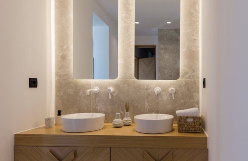 Plaka House | Grande Sea View Suite with Private Pool - Milestones Naxos Hotel