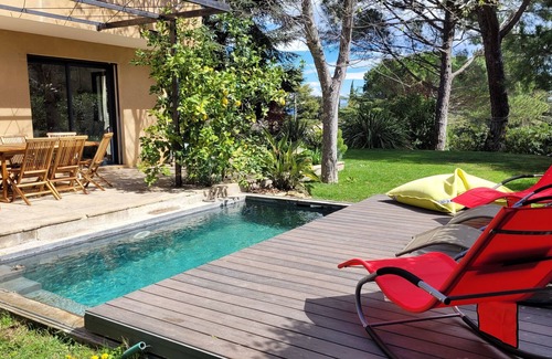 Pont-Saint-Esprit Villa | Grande Villa Avec Piscine Idéale Pour Profiter de la Région