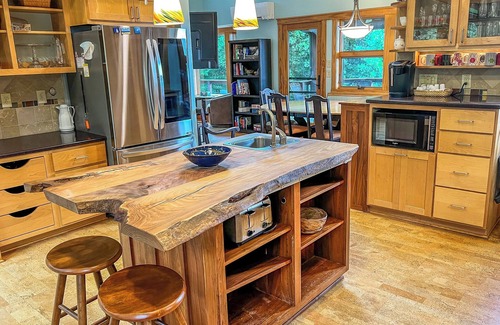 Warrensville Cabin | Grande Vue Available Labor Day Weekend!