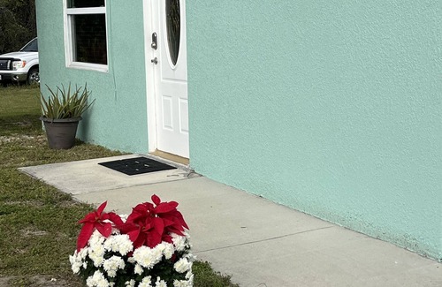 Punta Gorda Cottage | Grandma's cozy retreat close to the Gulf