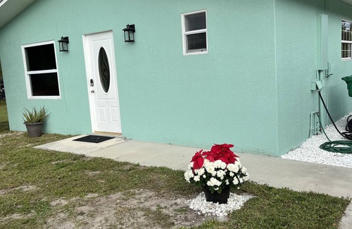 Punta Gorda Cottage | Grandma's cozy retreat close to the Gulf