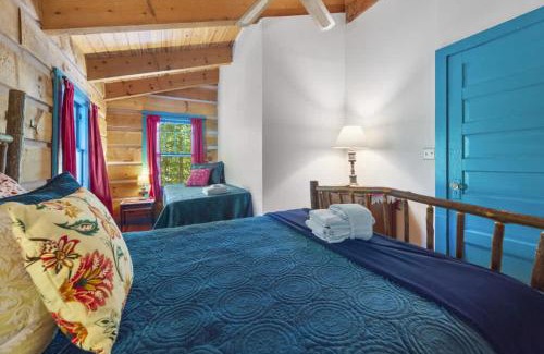 Marshall House | Grandpa Dans Cabin Mtn River view 34 acre retreat