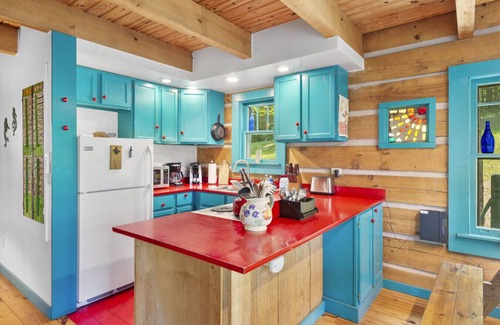 Marshall Cabin | Grandpa Dans Cabin+Mtn River view 34 acre retreat