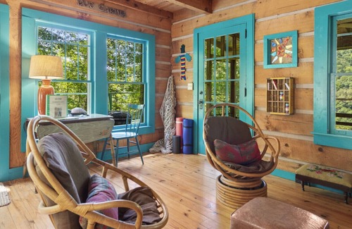 Marshall Cabin | Grandpa Dans Cabin+Mtn River view 34 acre retreat