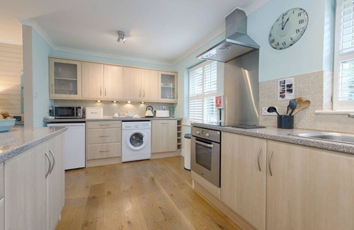 Little Petherick Cottage | GRANDPA DICKSON'S, pet friendly, with a garden in Little Petherick