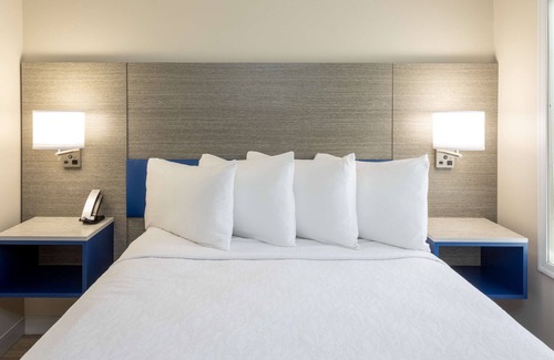 Apple Valley Hotel | GrandStay Hotel and Conference