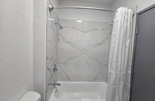 Minocqua Hotel | GrandStay Hotel & Suites