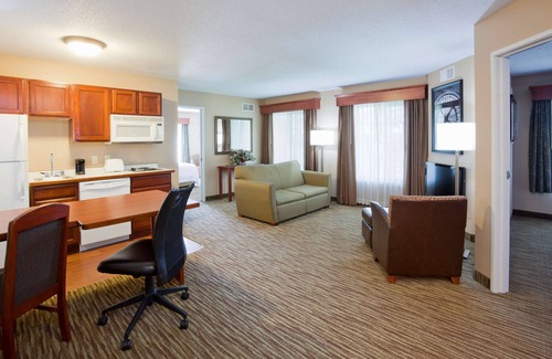 Eau Claire Hotel | GrandStay Residential Suites - Eau Claire