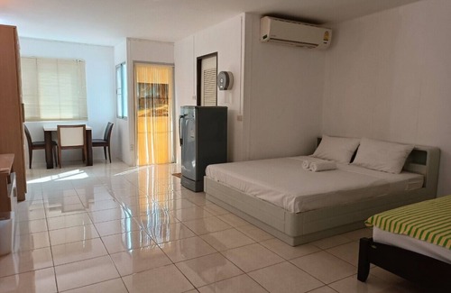 Wat Bowon Niwet Hotel | Grandview Condominia