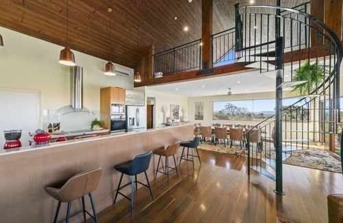 Lovedale House | Grandview Estate - Stunning Views