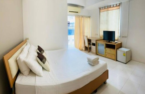 Lat Phrao Hotel | Grandview Place