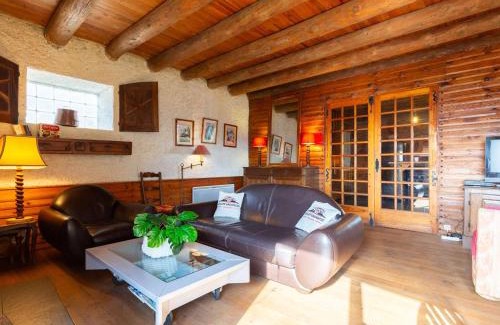 Saint-Lary-Soulan Apartment | Grange authentique à Saint-Lary-Soulan - 5 couchages, cheminée, casier à skis - FR-1-296-502