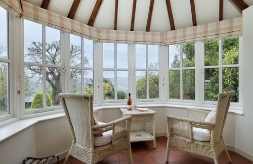 Inchbrook Cottage | Grange Cottage - a beautiful house sleeping 4 guests in 3 bedrooms