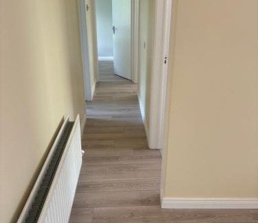 Omagh House | 'Grange Hideaway' Town Centre (Sleeps 6)