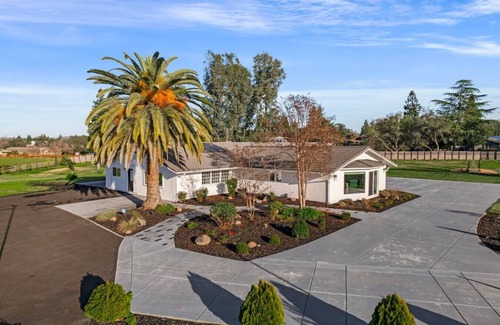 Granite Bay Apartment | Granite Bay Luxury Mansion | Spacious Estate w/Pool