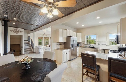 Prescott House | Granite Pines Chalet