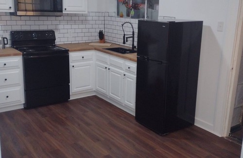 Elberton House | Granite Retreat East Comfortable 2 Story 2 Bedroom 1 Bath Private Home