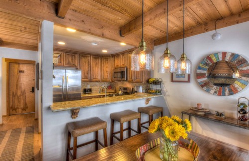 Tahoe Woods House | Granlibakken Retreat | Near Tahoe Beach!