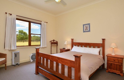 Nulkaba House | Grasmere Estate Homestead - hear the Lions roar from nearby Hunter Valley Zoo