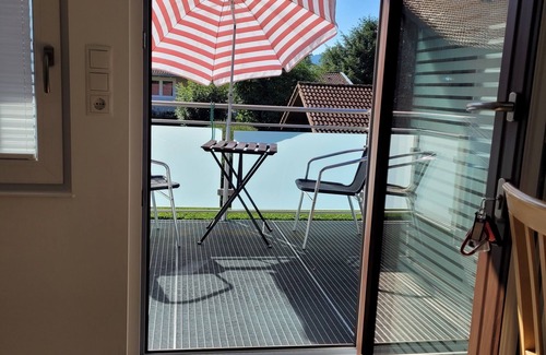 Grassau House | Grassau Zentrum, DG Apartment, Balkon, Bergblick