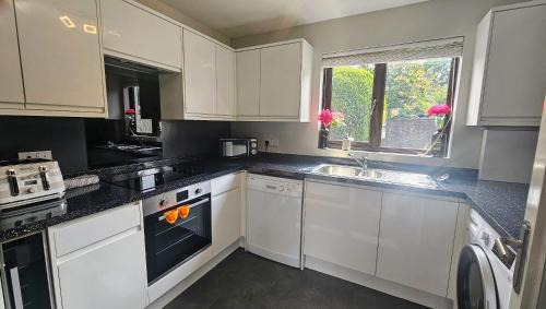 Horley House | Grassmere - 3 bed house with private garden
