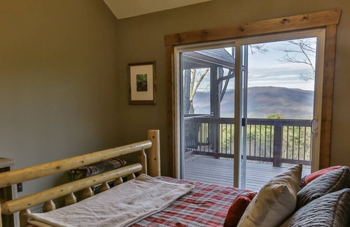 Chatsworth Cabin | Grassy Mountain View
