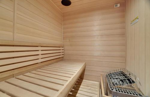 Lake Harmony Estates House | Grateful Escape AvantStay Hot Tub Sauna Deck Firepit Beach Access