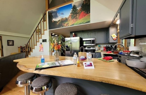The Woods Cabin | Grateful Moments Cabin in the Woods Resort, Hot tub, Fire Pit, Golf, Access pool