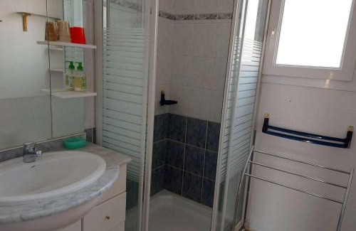 Le Grau-dʼAgde Apartment | Grau d'Agde : Appartement 3 pièces avec terrasses à 20m de la plage - FR-1-423-265