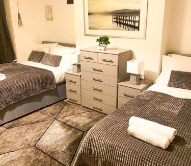 Gravesend Apartment | Gravesend 2 Bedroom Flat -2 mins to STN -GF