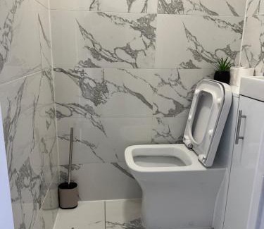 Gravesend Apartment | Gravesend 3 Beds By JADA Homes