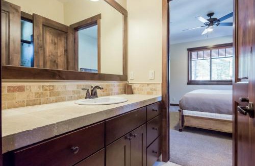 Stonegate House | Gray Bear 454