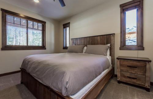 Stonegate House | Gray Bear 454