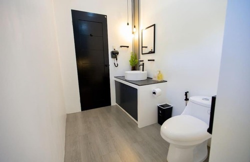 Valencia House | Gray cozy unit