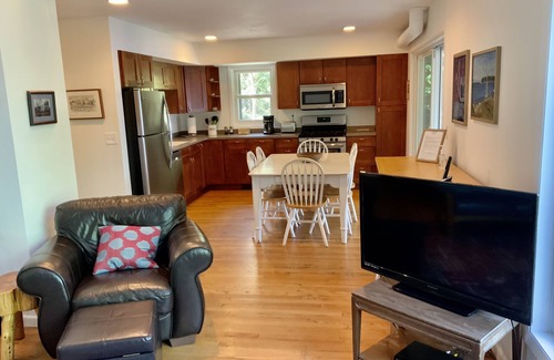 Sturgeon Bay House | Gray Gull Cottage-Waterfront Home