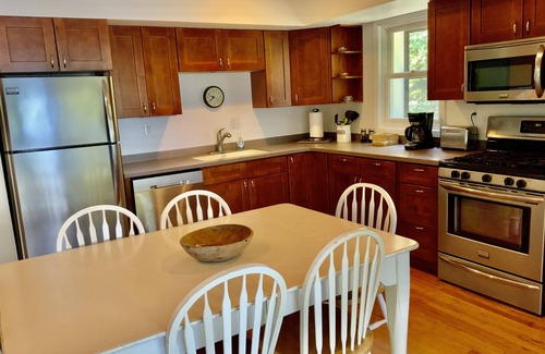 Sturgeon Bay House | Gray Gull Cottage-Waterfront Home
