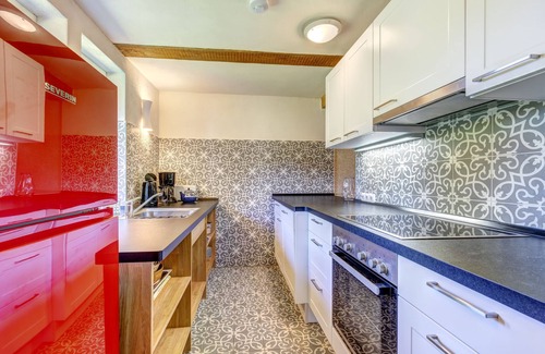 Lassan Apartment | Gray Kate-large apartment for up to 7 people; sep. SZ, kitchen, garden - cottage at the swan pond