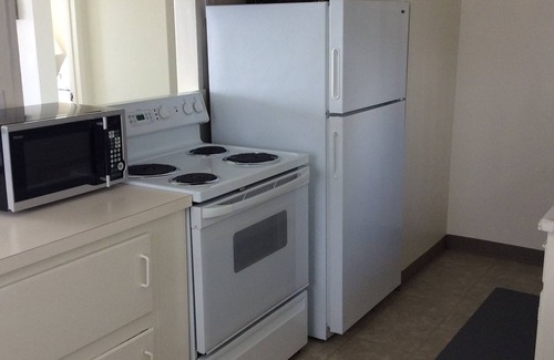 Morro Bay Apartment | Gray's Inn & Gallery