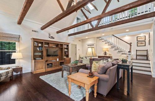 Highlands House | Grayling Cottage - Walk to Highlands Main Street