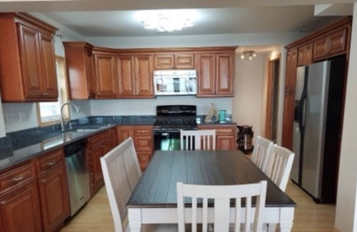 Estral Beach Cottage | Great Lake Cottage Estral Beach Village