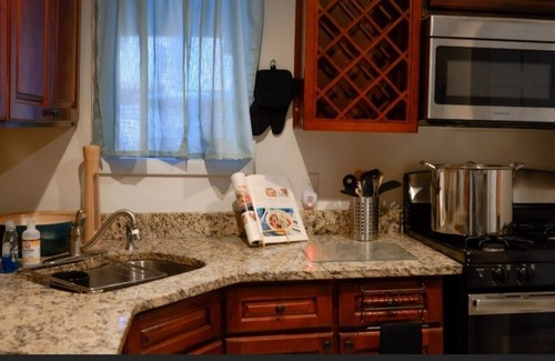 Irvington Condo | Great 2 bedroom Commutable Condo