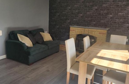 Basildon House | Great 3 bedroom home