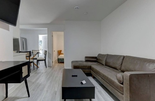 Sainte-Marie Apartment | Great 3BR in Montreal's Gay Village, Perfect for Families and Friends Exploring the City
