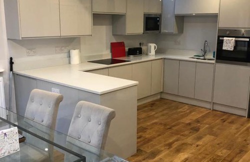 Tooting Apartment | Great 4 Bedroom home in Tooting
