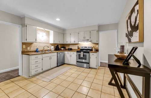 Winston - Salem House | Great 4 Long Stays! 4 Miles From Hosp & Shopping!