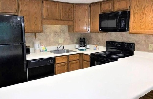 Sapphire Resort | Great Adventure in North Carolina! 3 Serene Units, Ski Equipment Rentals