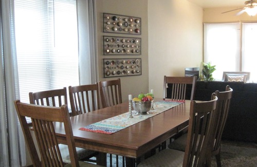 Brewers Hill Apartment | Great apartment minutes from downtown, lake, Marquette U., UW-Milwaukee & MSOE.
