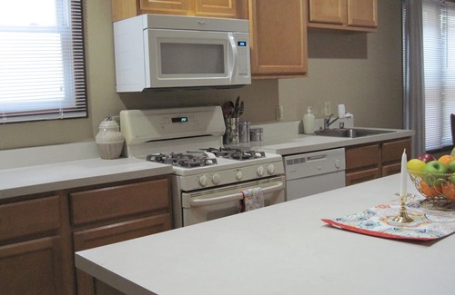 Brewers Hill Apartment | Great apartment minutes from downtown, lake, Marquette U., UW-Milwaukee & MSOE.